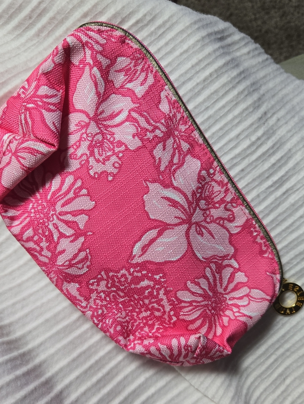 Estee Lauder Pink and White Floral Cosmetic Bag with Gold Trim - Picture 3 of 12